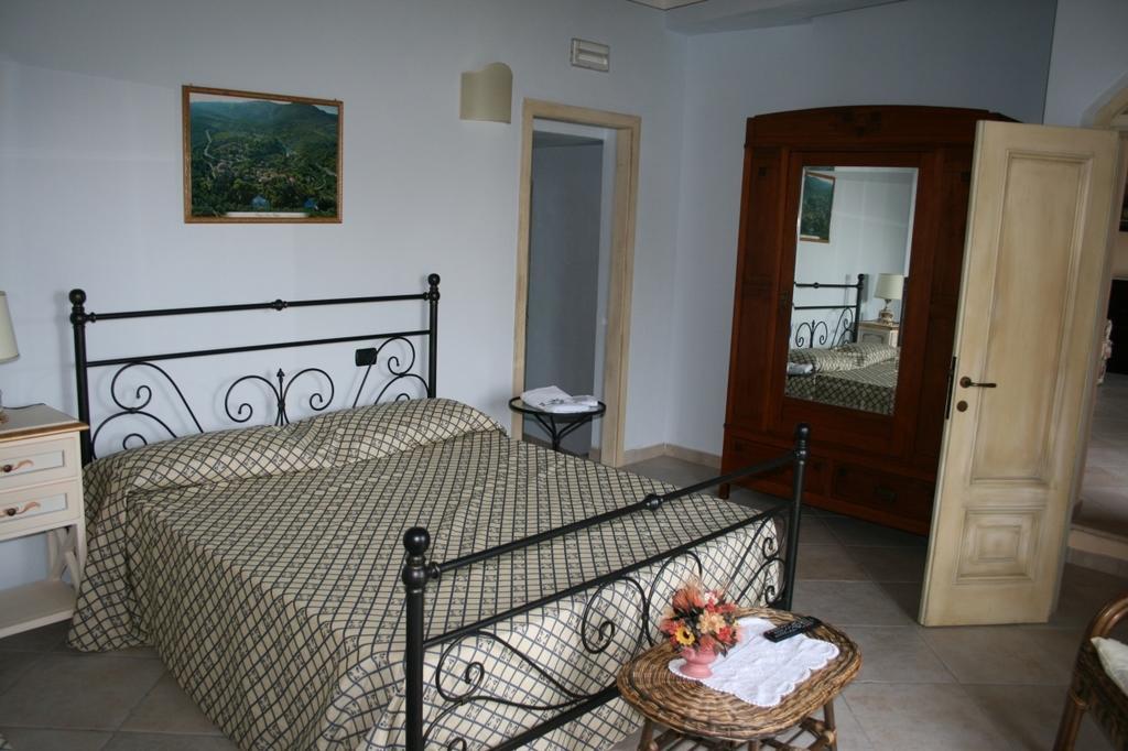Casa Vacanze San Francesco Bagni San Filippo Δωμάτιο φωτογραφία
